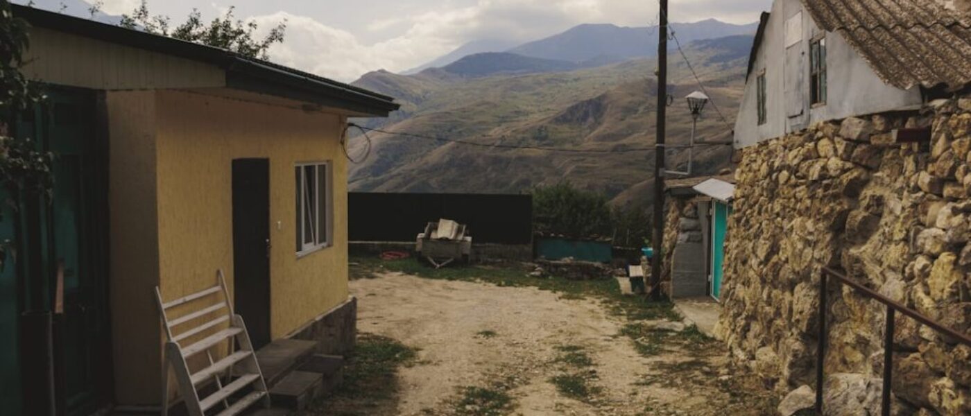 Jakie są najciekawsze miejsca na Kaszubach - przewodnik po małych miejscowościach